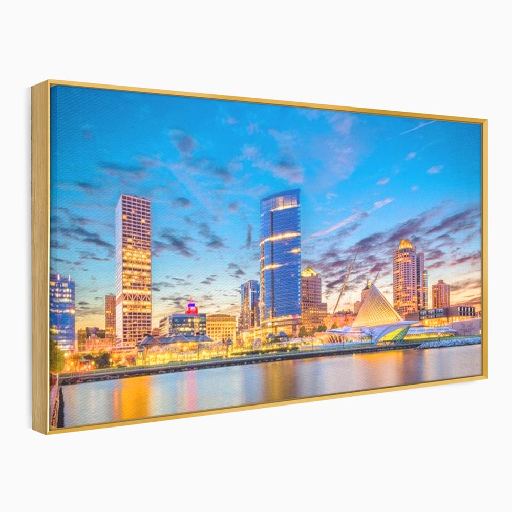Tablou canvas cu panorami urbana nocturna milwaukee pe apa, in rama de aluminiu auriu